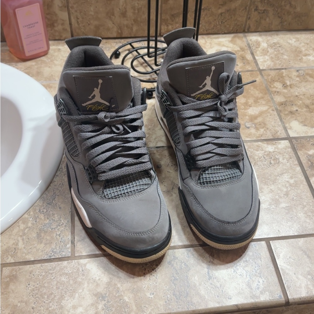 Air Jordan Retro 4 Gray Sneakers